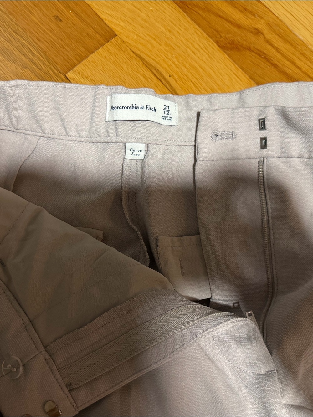 Abercrombie & Fitch tailored pants 31 short